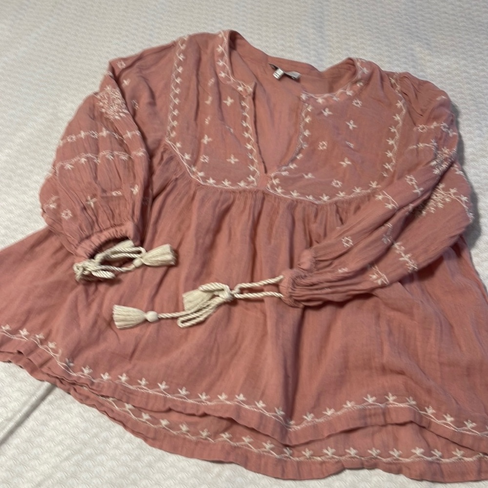 Women Lucky brand top